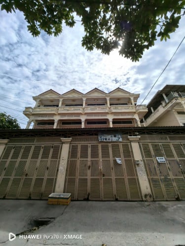 ផ្ទះល្វែងសំរាប់លក់ 150000$ (ចរចារបាន)