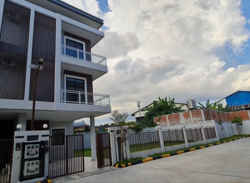 Link Villa with big land for sale in Borey La Palm