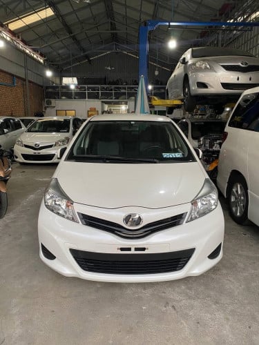 Toyota Vitz 2013