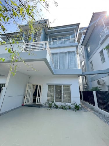 Twin Villa for rent in Borey Pebghout