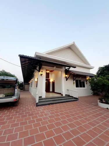 Villa លក់បន្ទន់នៅក្រុងតាខ្មៅ 250000$ (ចរចាណ៍)