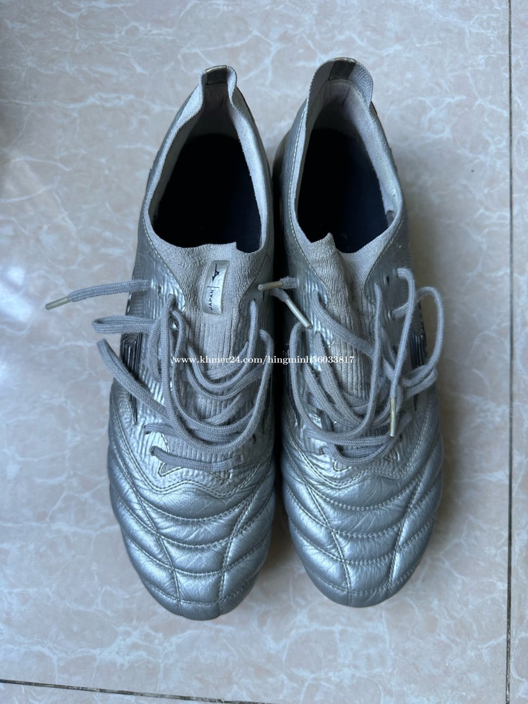 ស្បែកជើងបាល់ទាត់ size 44 mizuno japan