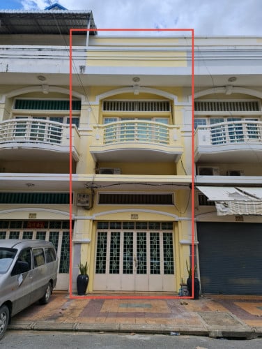 ផ្ទះទល់មុខព្រលានយន្ដហោះ ពោធិចិនតុង