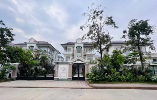 ឃ្វីនវីឡាសម្រាប់ជួល | QUEEN VILLA FOR RENT (The star diamond near AEON3)