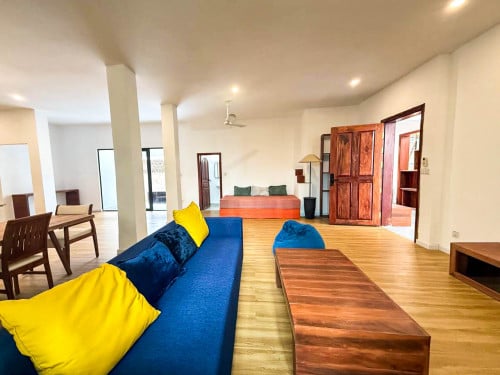 2 Bedroom Renovated aparment in Tonel Bassac ,KHRA766B