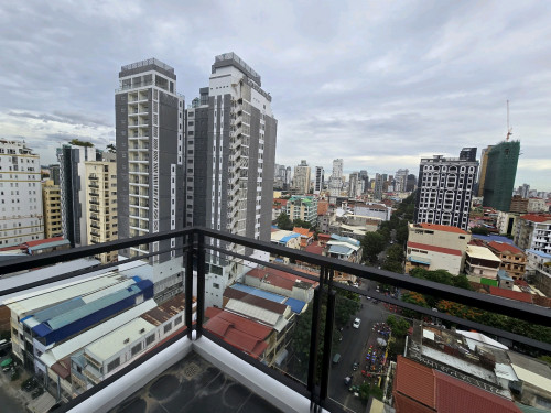 Aura Condo for rent