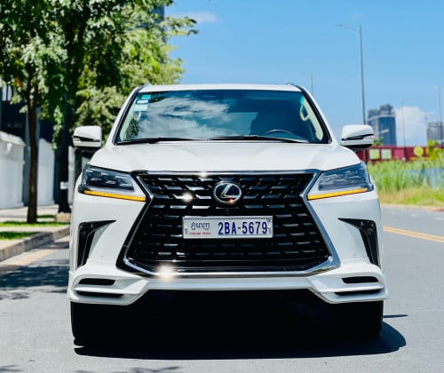 Lexus Lx570 ឆ្នាំ 2011 ឡេីង KURO 2021 Full option