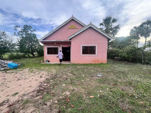 ដី និងផ្ទះលក់បន្ទាន់