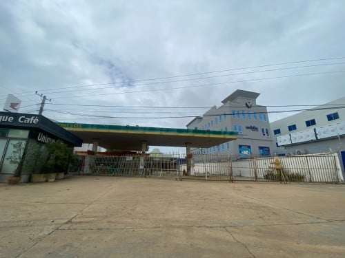 ការ៉ាស់សាំងនិងដីលក់