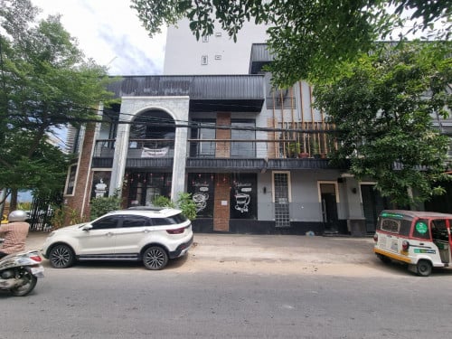 ផ្ទះអាជីវកម្មកែង នៅបឹងកេងកង លក់បន្ទាន់ | Corner Business House in Boeng Keng Kang For Urgent Sale