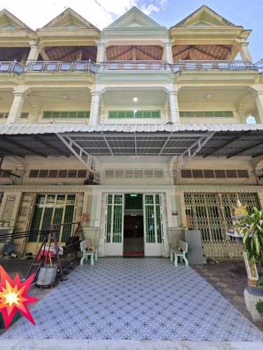 ផ្ទះអាជីវកម្ម (shop house-159,000$) ក្បែរអង់តែនទួលគោក
