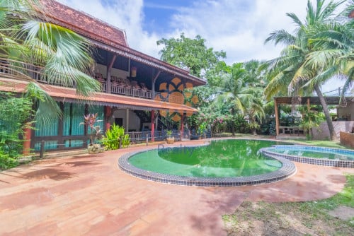 6 Bedrooms Villa with Swimming Pool for Rent on Lok Taneuy Rd-Siem Reap City