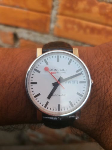MONDAINE SWISS MADE AUTOMATIC