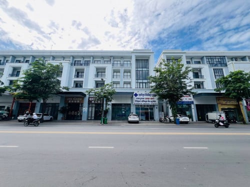 Shophouse for rent at Chipmong 271