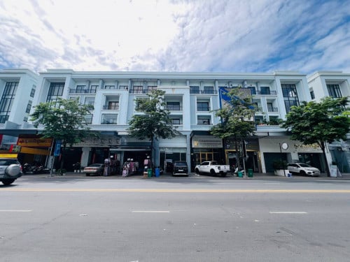 Shophouse for rent at Chipmong 271