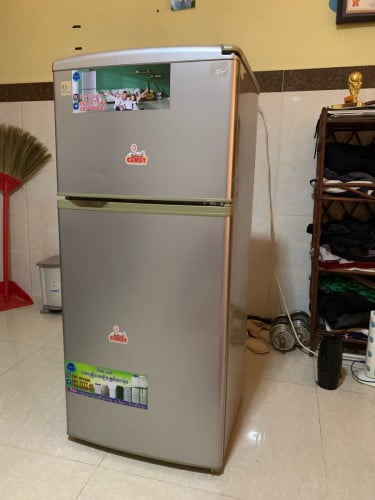 ទូរមួយទឹកនៅស្អាត