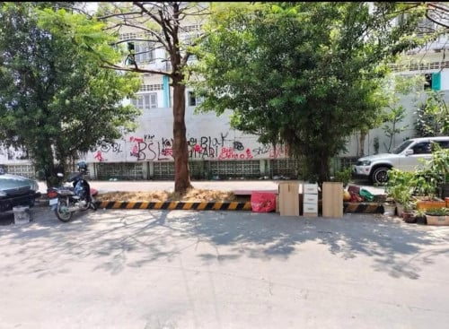 ផ្ទះល្វែងសំរាប់លក់. កំពុងជួលស្រាប់350$ ក្និង1ខែ