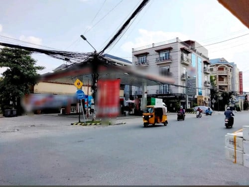 ដីលក់បន្ទាន់ ៖ នៅផ្សារដើមថ្កូវ, ចំការមន, ភ្នំពេញ។