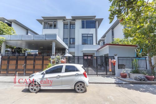 位于 Chip Mong Land, Park Land 598