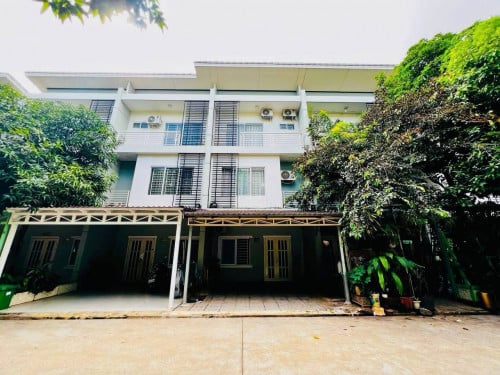 ផ្ទះLC2 សំរាប់លក់ក្នុងបុរីប៉េងហួតបឹងស្នោ