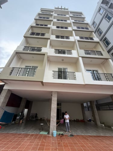 Building for rent near 2 lions