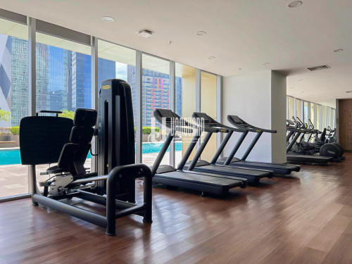 Modern Three Bedrooms Condo On High Floor For Rent At The Peak