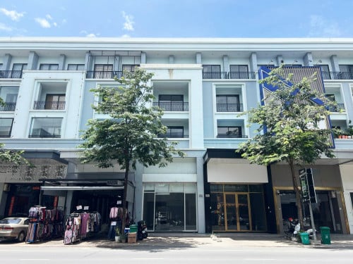 Shophouse for Rent | ផ្ទះអាជីវកម្មសម្រាប់ជួល