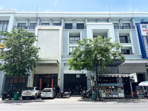 Shophouse for Rent | ផ្ទះអាជីវកម្មសម្រាប់ជួល