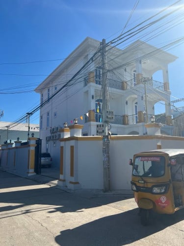 នៅជិតផ្សារជិបម៉ុង សែនសុខ