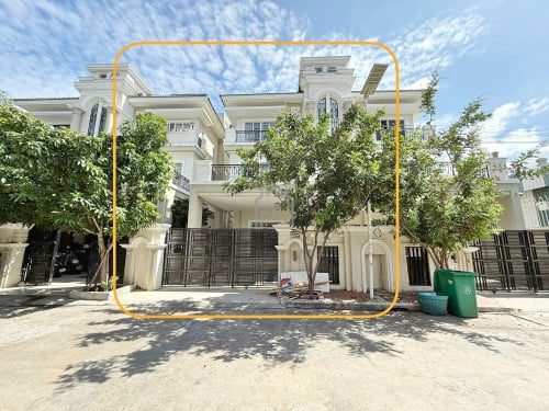 Western Villa 4 Bedrooms For RENT near Chip Mong Sen Sok Mall