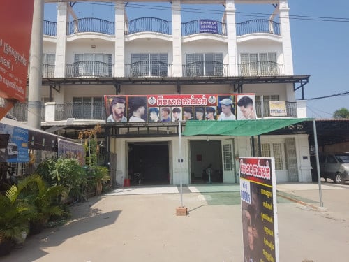 ផ្ទះ៤ល្វែងជាប់គ្នា លក់បន្ទាន់