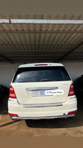 លក់ឡាន white 2012 Mercedes-Benz GL 350, a full-size luxury crossover SUV.