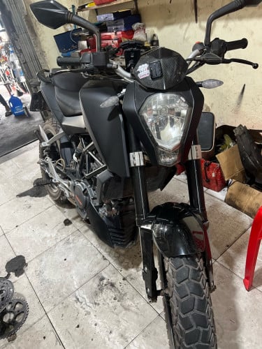 Duke 200.  ស៊េរី​ 2015.  ម៉ូតូ​នៅស្អាតខ្លាំង​  ធានាម៉ាស៊ីន​