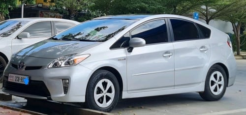 Prius012 លេខ2CB-99xx សឡា opt4 ប្រើបាន១០ខែ