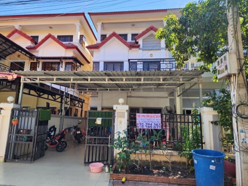 Twin Villa for Sales (បុរីពិភពថ្មីវត្តសំរោងអណ្ដែត)