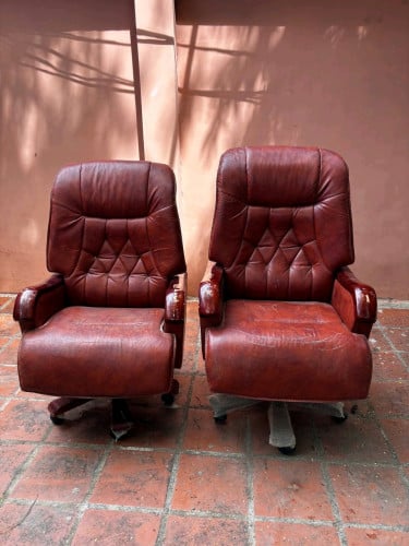 កៅអីស្បែក