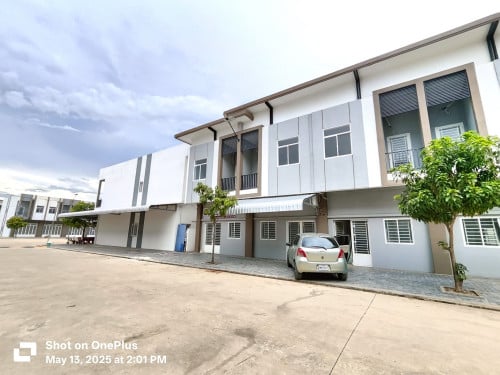 ផ្ទះវីឡាកូនកាត់លក់បន្ទាន់