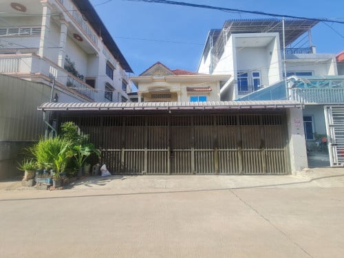 ផ្ទះ សម្រាប់លក់/ជួល ជិតផ្លូវ 2004📍ក្នុងក្រុង ស្រួលរស់នៅ