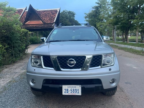ឡានខ្ញុំលក់បងប្អូនប្រភេទNissan Navara2006ប៉ុង2មាស៊ូតតំលៃ14500$ចរចារប្រភេទឡានស្អាតរៀបចំហើយស្រេចអត់បុក