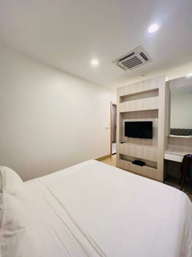 Elegant 1-Bedroom Apartment for Rent | BKK1, Phnom Penh