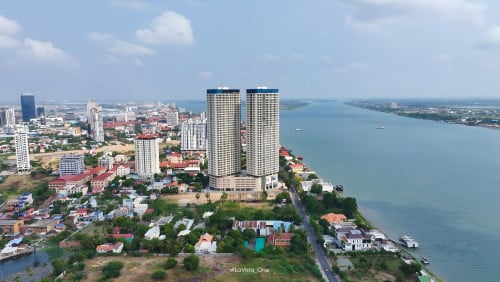 A 330㎡ Penthouse For Sale at Chroy Chang Va