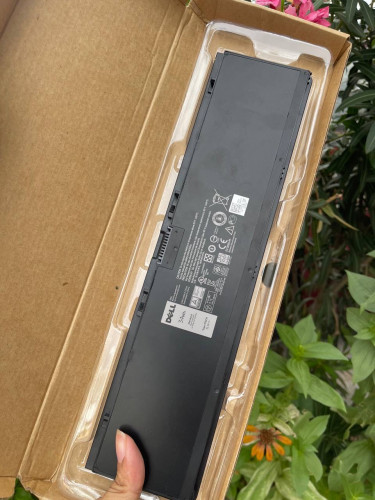 Battery laptop ប្តូរភ្លាមបានភ្លាមបងៗ​ ហេីយខាងយេីងហ្រ្វី​ service ជូនបងៗ
