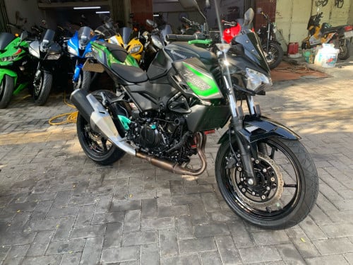 Kawasaki Z400 99% full tax
