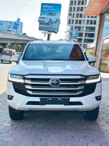 Toyota Land Cruiser Twin Turbo Gasoline V6 Brand new car 2022