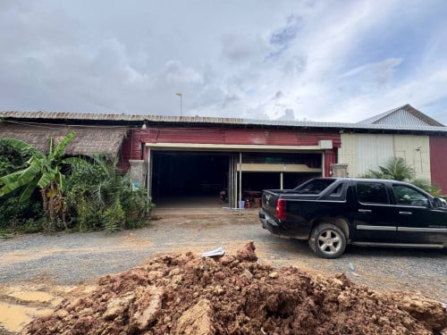 ឃ្លាំងជួល