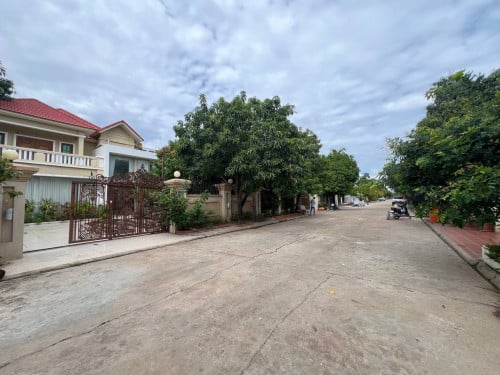 ផ្ទះវីឡាស្អាតប្រណិត