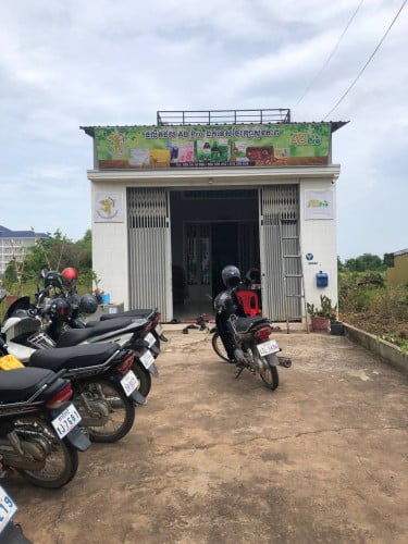 ផ្ទះអាជីវកម្មលក់ក្រោមទីផ្សាក្នុងក្រុងកំពតជាប់ផ្លូវធំ30ម៉ែត្រ