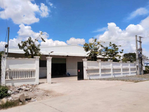 ឃ្លាំងសម្រាបជួលជួល នៅព្រៃសរ ជិតផ្លូវ50m