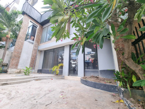 ផ្ទះអាជីវកម្មកែង | Corner Business House - BKK, Phnom Penh