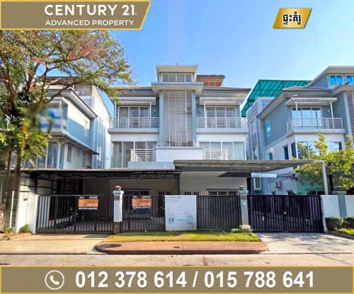 វីឡាភ្លោះ (Twin)​ ស្ថិតនៅទល់មុខសួន និងមានដេគ័រ ក្នុងបុរី ប៉េងហួត​ 598 ត្រូវការលក់បន្ទាន់ខ្លាំង